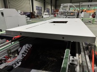 Máquina CNC para grabado de ranuras de cerradura y bisagras en puertas y carpintería