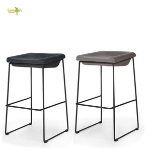 Kursi Bar Bingkai Logam Bantalan Kulit Gaya Sederhana Modern untuk Pub - Product Image 4