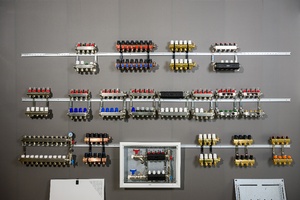 Assemblage de mélangeur de collecteur de <span class=keywords><strong>chauffage</strong></span> avec logo personnalisé pour les projets de <span class=keywords><strong>chauffage</strong></span> par le sol UFH d'hôtel au <span class=keywords><strong>design</strong></span> moderne - Product Image 2