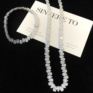 Parure di Lusso con Diamanti alla Moda in Oro Bianco 18k con Collana, Orecchini e Bracciale, Gioielli da Matrimonio per Fidanzamento e Regalo - Product Image 1