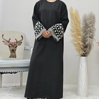 Abaya de Dubaï 2025 – Élégante, unie, ouverte, modeste, brodée – Robe pour femmes musulmanes – Design Dubaï – Abaya noire