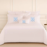 Funda de Almohada Floral Azure Bloom, Azul, Ecológica, Lavable, Tejido Suave y Transpirable, Diseño Botánico Moderno, Fade Home
