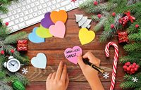 Vente en gros en forme de coeur 8 couleurs vives et colorées 75 feuilles de blocs-notes autocollants mignons pour le bureau de l'école