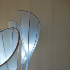 Nouvelle conception de <span class=keywords><strong>lampe</strong></span> LED pour allée à 5 têtes de lys calla et <span class=keywords><strong>papillon</strong></span>, <span class=keywords><strong>lampe</strong></span> créative pour chemin de scène, pour la décoration de mariage et de fête, durable - Product Image 2