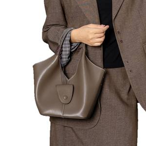 Nouveau Sac Fourre-tout Élégant Grande Capacité pour Femme 2025 – Style Coréen Tendance pour le Quotidien - Product Image 5