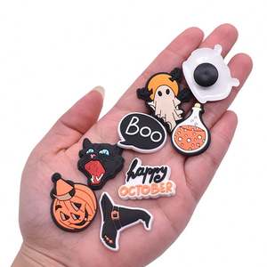 Venta caliente SERIE DE <span class=keywords><strong>Halloween</strong></span> DIY extraíble <span class=keywords><strong>Eva</strong></span> sandalias zapato ornamento Pvc <span class=keywords><strong>goma</strong></span> suave hebilla decorativa en Stock al por mayor - Product Image 4