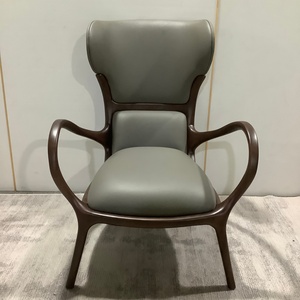 <span class=keywords><strong>Fauteuil</strong></span> d'appoint ergonomique de style Mid-Century avec dossier haut, structure en bois courbé couleur noyer et revêtement en cuir vert <span class=keywords><strong>sauge</strong></span> pour espace résidentiel - Product Image 3