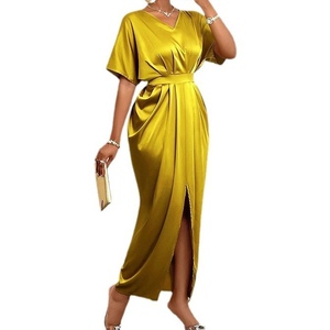 เดรสผู้หญิงแฟชั่นทรงวีคอ แขนสั้น เอวสูง ผ่าข้าง ดีไซน์หรูหรา - Product Image 1