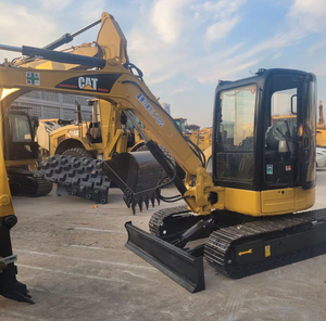 Miniexcavadora CAT 304CCR de 4 Toneladas, Giro Cero, Compacta, Hidráulica, para Construcción Urbana - Product Image 3