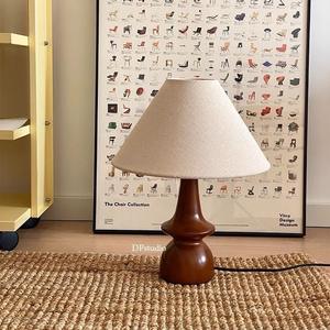 Lámpara de Mesa de Madera de Estilo Retro Chino, Luz Ambiental Vintage, Minimalista Francesa, de Tela, para Dormitorio, Mesita de Noche, Diseño de Estilo Antiguo - Product Image 6