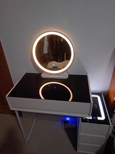 <span class=keywords><strong>Commode</strong></span> de chevet moderne en bois massif avec miroir LED éclairé, chargement sans fil intelligent et écologique pour <span class=keywords><strong>petite</strong></span> chambre - Product Image 6