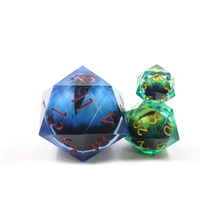 Grand Jumbo D20 RPG Dice 50mm Blue Dragon Eye Inclusion avec bord tranchant et matériau en résine à inclusion liquide unique