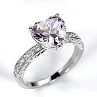 Bague en laiton élégante avec incrustation de zircon en forme de cœur, grande bague en zircon élégante pour mariage, anniversaire, cadeau pour homme et femme