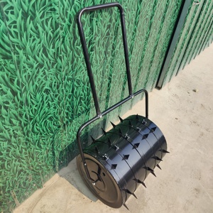 2023 pas cher en gros <span class=keywords><strong>rouleau</strong></span> d'herbe de jardin avec pointes aérateur d'herbe vert - Product Image 6