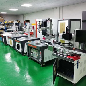 Soldadora Láser de Fibra, Láser de 1064 Nm, Soldadura por Pulsos de Cobre, Tipo de Gabinete Cerrado Automático, Máquina de Soldadura de Baterías - Product Image 2