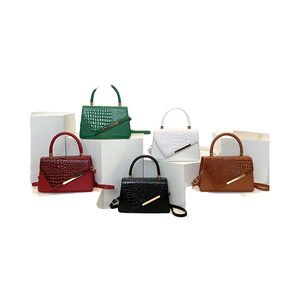 Bolso de Hombro Cruzado de PU Simple y Personalizado, Venta Directa de Fábrica 2025, Bolso de Mano Cuadrado Tamaño M Económico para Mujer - Product Image 4