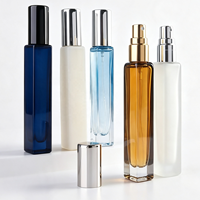Flacon de parfum en verre vide rechargeable de 15 ml avec pulvérisateur à pompe et couvercle carré doré