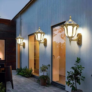 Lampe murale solaire LED extérieure en alliage d'aluminium, lumière blanc chaud 3500K, étanche, montage mural, garantie 10 ans, verre trempé - Product Image 1