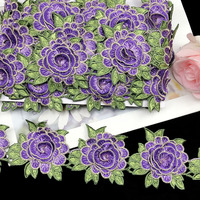 Nouvelle conception de robe de mariée avec application de roses, rosette, 7 couleurs, dentelle brodée soluble à l'eau en polyester, dentelle double couche