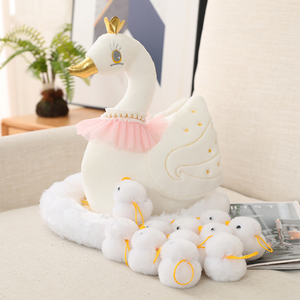 Juguete <span class=keywords><strong>de</strong></span> peluche <span class=keywords><strong>de</strong></span> <span class=keywords><strong>cisne</strong></span> <span class=keywords><strong>de</strong></span> corona, juguete <span class=keywords><strong>de</strong></span> peluche blanco y negro, juguete <span class=keywords><strong>de</strong></span> peluche <span class=keywords><strong>de</strong></span> ganso barato favorito <span class=keywords><strong>de</strong></span> <span class=keywords><strong>princesa</strong></span> y Niña - Product Image 4