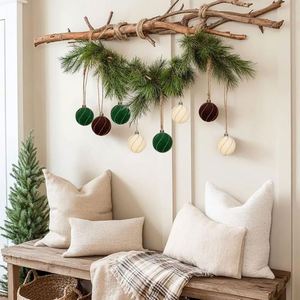 Boules de Noël floquées incassables, lot de 12 pièces assorties, velours doré pailleté, style moderne, pour les fêtes commerciales - Product Image 3