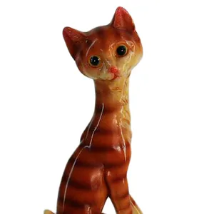 Vente en gros d'artisanat en résine statue d'animaux de chat sculpture de petit chaton long mignon