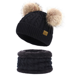 Adorable <span class=keywords><strong>Bonnet</strong></span> Rigolo Tricoté avec Pompon <span class=keywords><strong>et</strong></span> Cache-cou Écharpe pour Bébé, Tout-Petit <span class=keywords><strong>et</strong></span> Enfant – Ensemble 2 Pièces pour Hiver Froid - Product Image 3