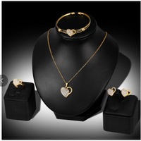 Nouvel ensemble de bijoux 4 pièces pour femmes, accessoires en cristal plaqué or