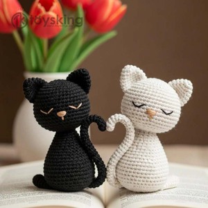 Peluche de Gato 3D Tejido a Mano - Animal de Peluche Lindo y Suave con Detalles Realistas |   Gato Tejido a Mano de Primera Calidad, Regalo Hecho a Mano - Product Image 3