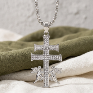 Colgante Cruz Caravaca Icedout de Plata 925 con Diamante Moissanita, Joyería de Lujo Estilo Hip Hop para Fiestas, Eventos y Declaración de Moda - Product Image 2