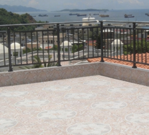 認証済み工場製 シンプルデザイン スチール製バルコニー柵 手すり 安全柵 錬鉄製階段手すり ヴィラ ホテル 病院向け - Product Image 4