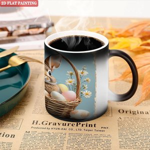 Mug magique 11oz en céramique noire givrée, changement de couleur activé par la chaleur, motif panier de Pâques avec lapin - Product Image 5