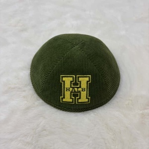 หมวกคิปปาห์ผ้าลินินสั่งทำพิเศษ 4 แผ่นปักอักษรย่อ ระบายอากาศได้ดี สีพื้น สำหรับงานแต่งงานและบาร์มิตซ์วาห์  ลดราคาพิเศษ - Product Image 3