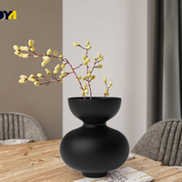 Vase à fleurs en céramique noire Art déco moderne avec glaçure opaque pour la décoration de table à la maison et au bureau