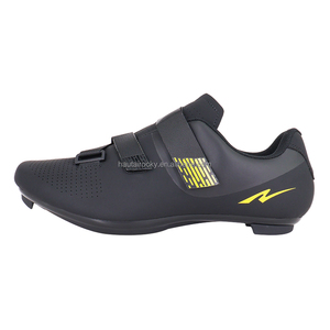 Chaussures de cyclisme sur route, sportives, avec logo OEM personnalisé, boucle réglable, tige respirante, semelle en nylon TPU antidérapante et durable. - Product Image 1