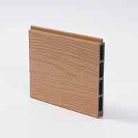Panneau central de clôture en bois-plastique de deuxième génération pour usage extérieur en cour, imperméable, résistant à l'humidité et à la corrosion