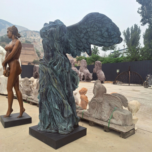 Escultura de Figura Masculina de Estilo Renacentista en Bronce a Tamaño Real Personalizada para Jardín y Proyectos de Arte Público - Product Image 5