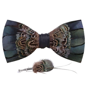 Broche de Pluma Natural Hecho a Mano Personalizado <span class=keywords><strong>para</strong></span> Solapa, Lazo de Pluma <span class=keywords><strong>para</strong></span> Boda, Accesorio de Fiesta, Esmoquin <span class=keywords><strong>para</strong></span> Hombre, Corbata, Disfraz, Ropa - Product Image 1