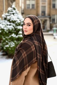 Voile musulman malaisien tendance à carreaux imprimés, doux et stylé, type Merrachi, en promotion - Product Image 3