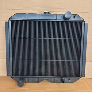 Radiateur de noyau de cuivre d'usine professionnel pour le russe <span class=keywords><strong>URAL</strong></span> <span class=keywords><strong>4320</strong></span> OEM <span class=keywords><strong>4320</strong></span>-1301010 avec le radiateur de camion de système de refroidissement d'automobile - Product Image 1