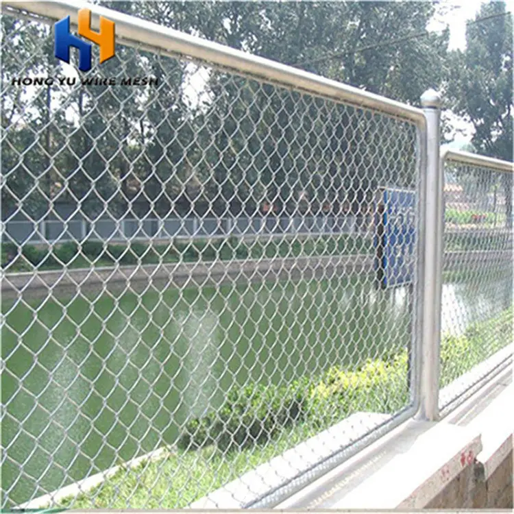 High quality Customized Canadian Security Fence Temporary Metal Frame Powder Coated for Driveway Gates Use