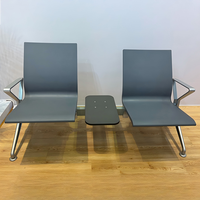 Kursi Bandara Ergonomis Berbahan Metal dengan Sandaran Tangan 3 Dudukan Tahan Korosi Mudah Dibersihkan untuk Lobi Bank Rumah Sakit Mal Pusat Kebugaran Penggunaan Luar Ruangan