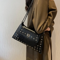 Sac à bandoulière vintage en PU ciré avec rivets et chaîne, sac à main à rabat pour femme, logo personnalisé disponible, vente en gros