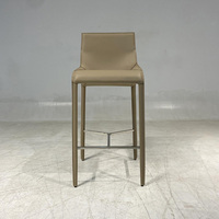 Chaise de bar en cuir de selle simple et moderne pour la maison, le bar, l'hôtel, la salle à manger avec dossier bas, écologique et durable