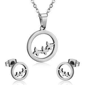Conjunto de Joyería de Moda con Collar de Pájaro, Collar de Grulla de Papel, Anillo y Pendientes de Pequeña Golondrina - Product Image 2