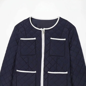Blouson matelassé color-block personnalisé pour <span class=keywords><strong>femme</strong></span> 2026, coupe décontractée, léger, avec design à empiècements, vêtements d'extérieur OEM/ODM - Product Image 2