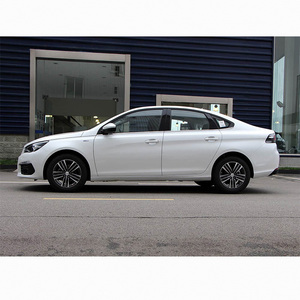 Voiture d'<span class=keywords><strong>occasion</strong></span> <span class=keywords><strong>Peugeot</strong></span> <span class=keywords><strong>308</strong></span> 2018 230THP 2WD automatique version luxe faible kilométrage bon état - Product Image 4