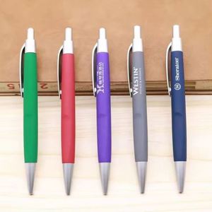 Stylo publicitaire pas cher en plastique recouvert de caoutchouc pour hôtel, avec logo personnalisé - Product Image 4