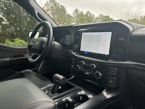 Ford F-150 <span class=keywords><strong>Raptor</strong></span> V6 4WD 2024 Rosso Rubino Metallizzato, Pickup Usato in Ottime Condizioni con Cambio Manuale, Pronto per la Spedizione con Libretto Pulito - Product Image 4
