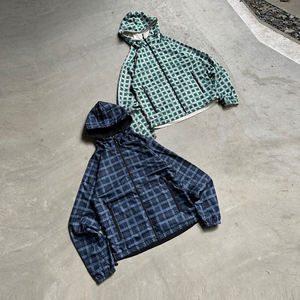 Veste de pluie imperméable réversible à double face à carreaux personnalisée pour homme, fabriquée par un fabricant de vêtements d'extérieur - Product Image 1